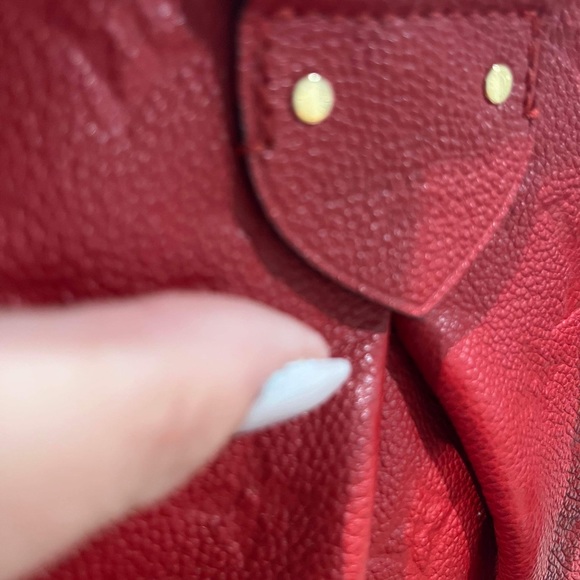 Louis Vuitton Mazarine MM in red. - Picture 8 of 11